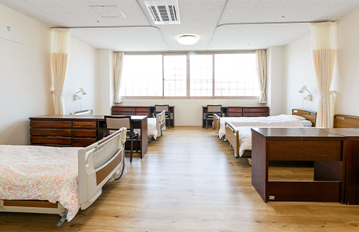 療養室（4人部屋）
